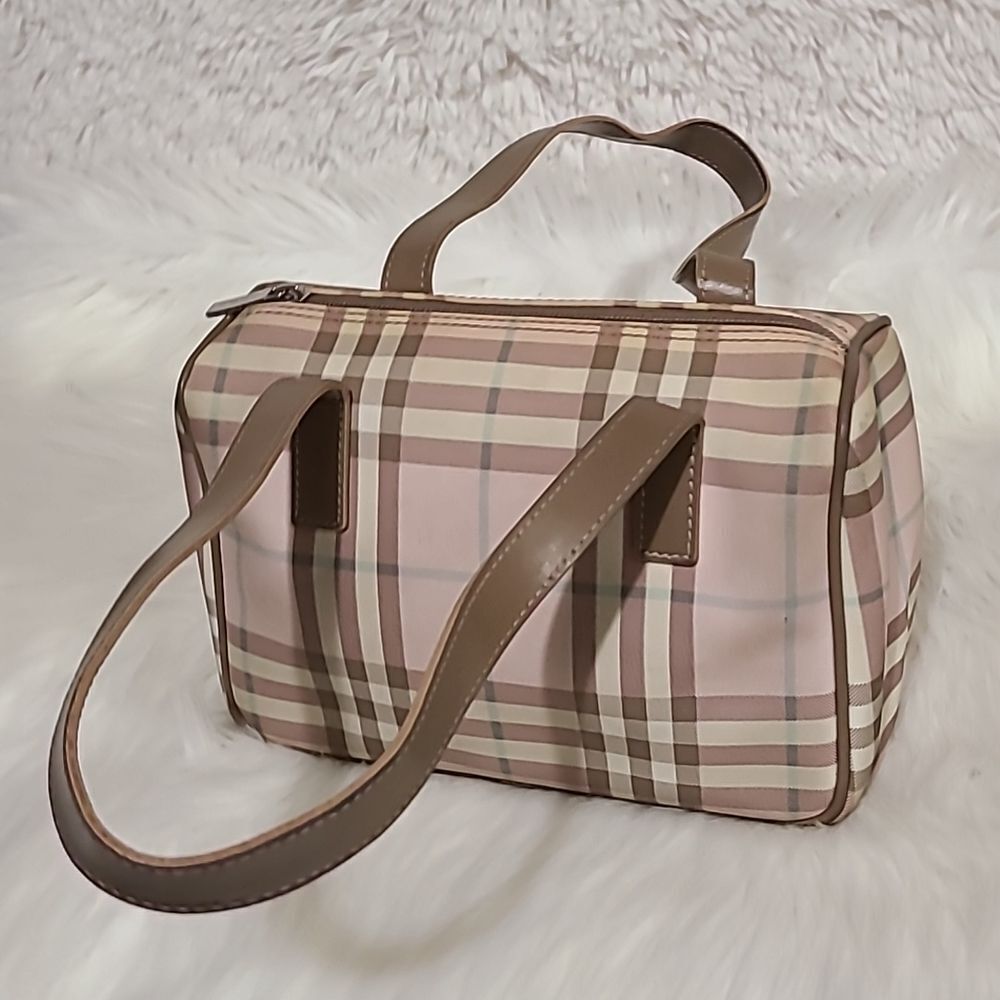 💯 Authentic Burberry Handbag 🍀 - Picture 5 of 12